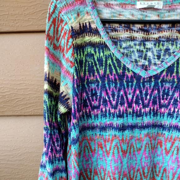 Colorful Patterned Tunic - Picture 3 of 7